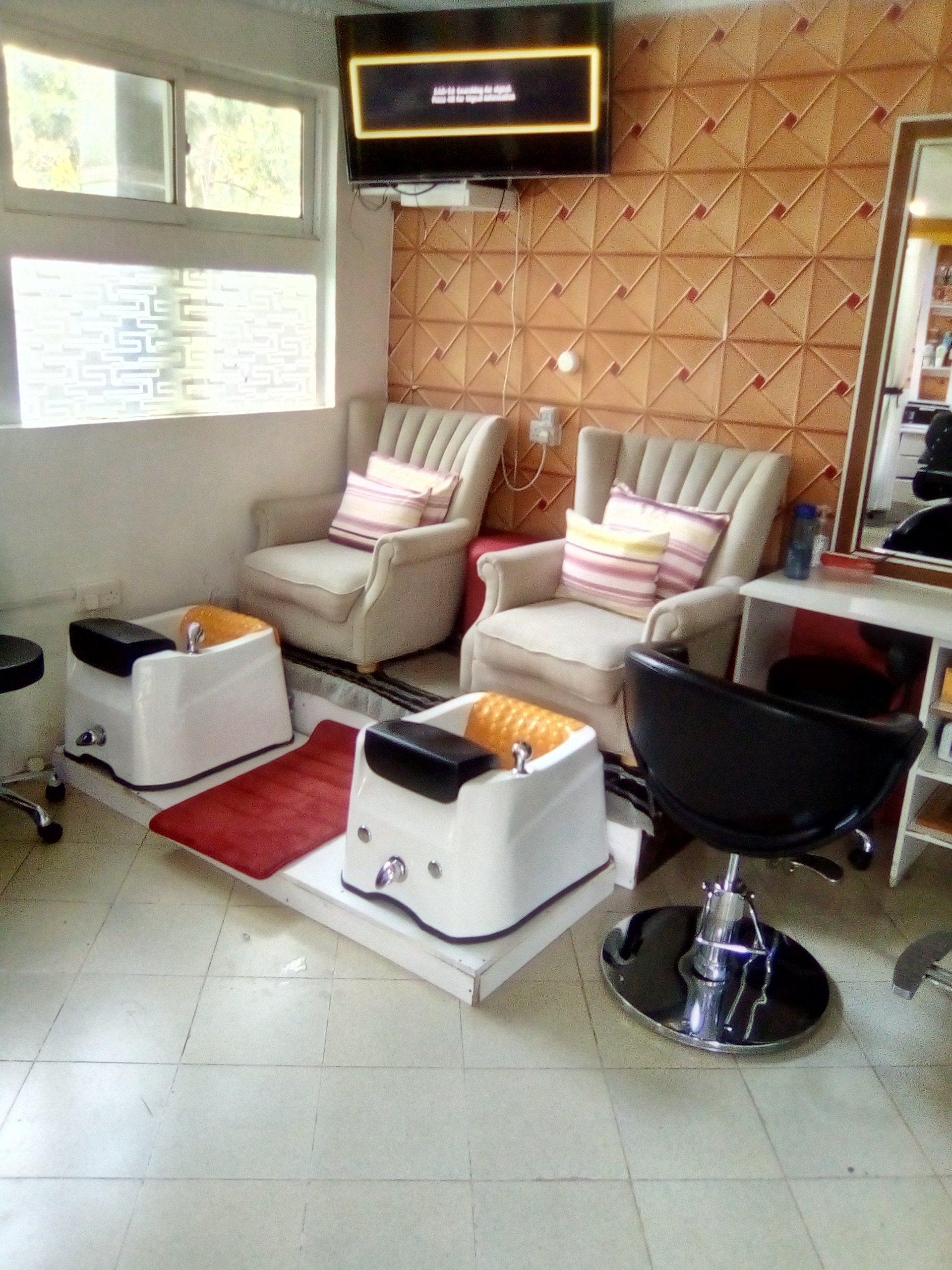 Salon