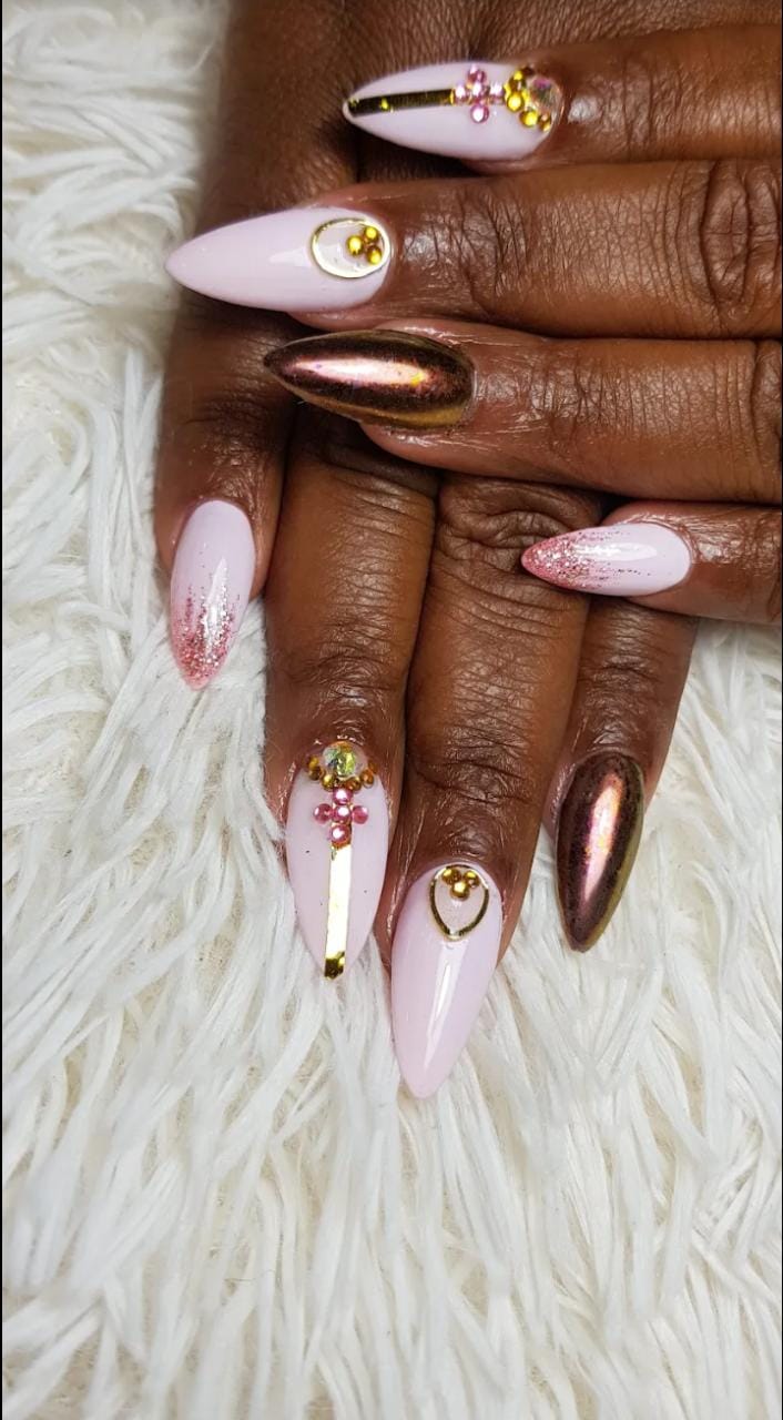 Martha Super Nails