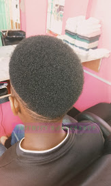 Mwaniki barber n salon